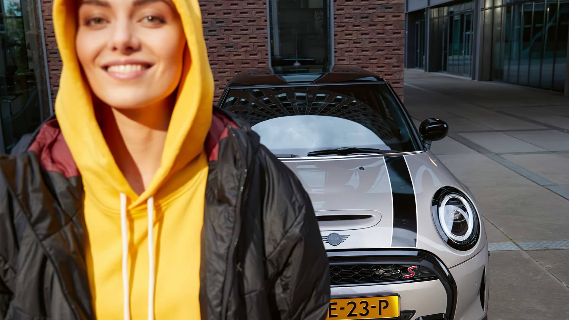 ЗОВНІШНІЙ ВИГЛЯД В PIANO BLACK.